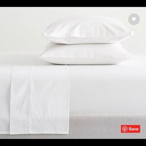 Like New Pottery Barn Organic QN Sheet Set, White